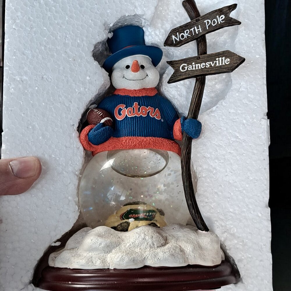 University of Florida Gators Snowman by The Memory Company Snow Globe - Picture 5 of 14